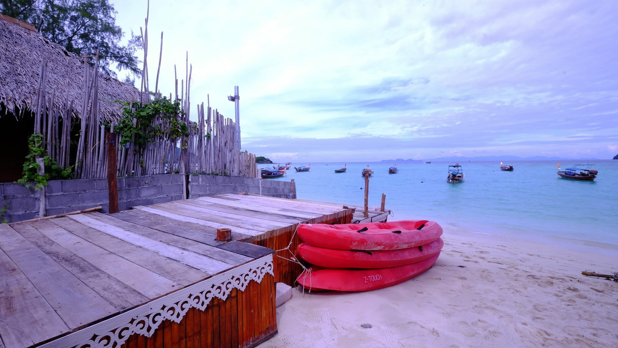 Captain Yut'S Bungalow เกาะหลีเป๊ะ ภายนอก รูปภาพ